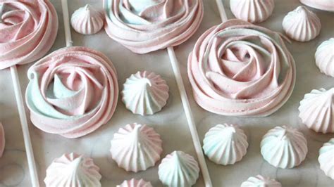 Instructions on how to make rose sugar cotton candy, delicious and crispy