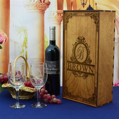 Personalized Wedding Wine Gift Box Set with 2 Custom Etched Wine Glasses