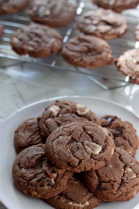 Ghirardelli Peppermint Hot Chocolate Cookies - Midwexican