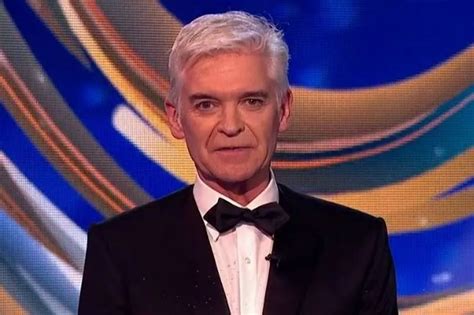 ITV Dancing on Ice's Phillip Schofield issues stern message to crowd amid complaints from fans ...