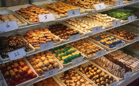 The Italian bakery explained: A guide to every cookie, pastry and ...