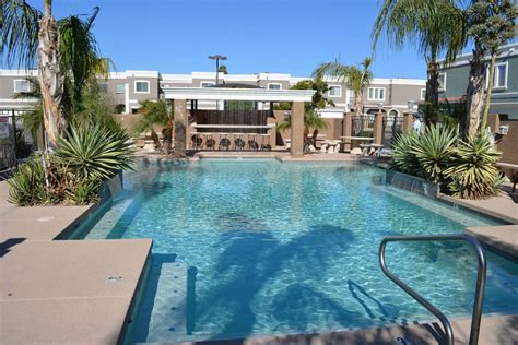 Deluxe gated 3 bed townhouse, pool! in Phoenix | Phoenix vacation, Vacation home, Arizona vacation