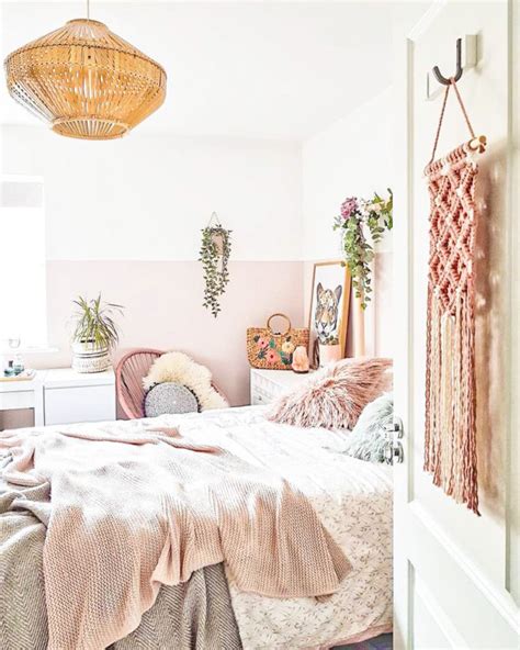 How To Create A Pink Boho Bedroom - DIY Darlin'