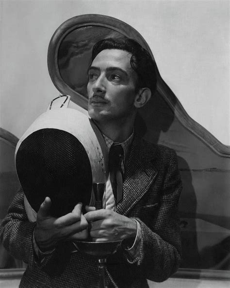 Salvador Dalí : Biography - Mind Philosopher