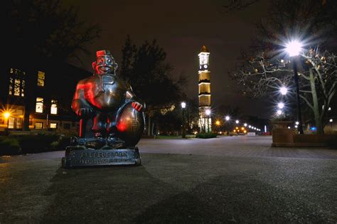 Vintage Purdue Pete wishes you Happy Holidays : r/Purdue