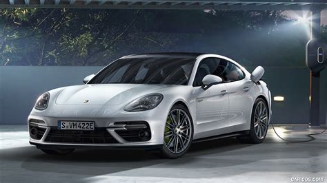 Porsche Panamera Turbo S E-Hybrid | 2018MY | Charging