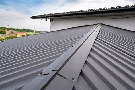 What Color Roof Is Most Energy Efficient? (Why It Matters)