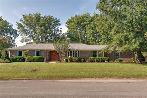 Lawrenceburg, TN Real Estate - Lawrenceburg Homes for Sale | realtor.com®