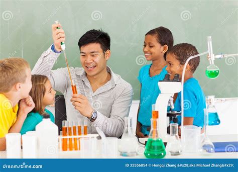 School science experiment stock photo. Image of classroom - 32556854