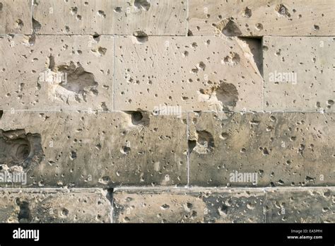 wall with bullet holes Stock Photo - Alamy