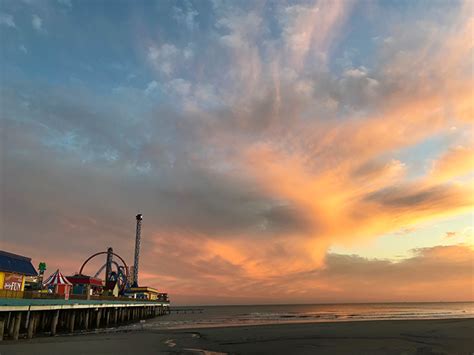 galveston pleasure pier sunset - Clumsy Crafter