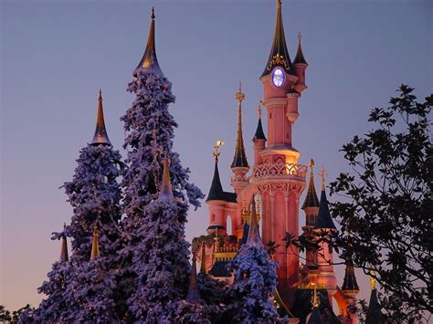 IRBOB SEVENFOLD: Disney Castle in Christmas wallpaper