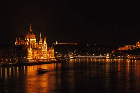 Photo of the Moment: Hungarian Parliament by Night, Budapest — Vagabondish