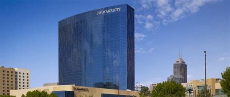 JW Marriott Indianapolis | Crescent-shaped luxury hotel tower