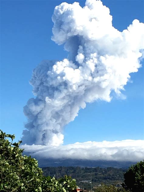 COSTA RICA-ALAJUELA-POAS VOLCANO-ERUPTING