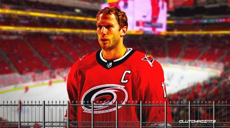 Hurricanes: Carolina re-signs Jordan Staal to 4-year contract