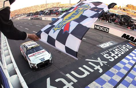 Racing Flags: Breaking Down Every Flag for NASCAR