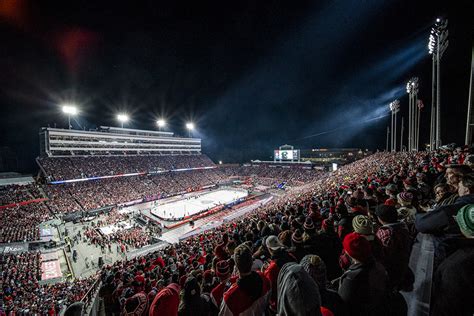 Iconic Photos from the 2023 Stadium Series Hockey Game - WALTER Magazine