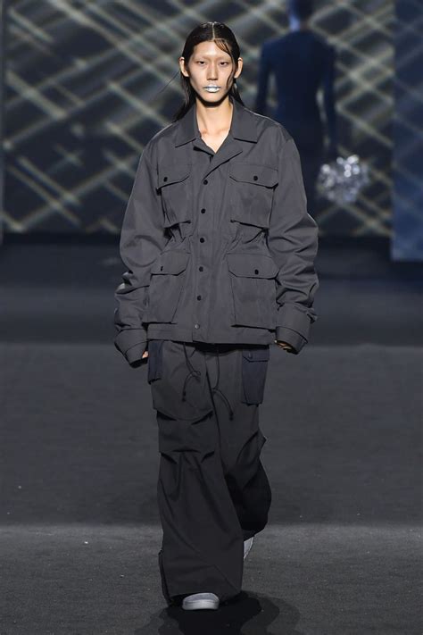 7 Seoul Fashion Week Runway Trends That Define Cool Style | Who What Wear