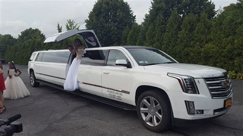 CADILLAC ESCALADE LIMOUSINE - Westchester Limos