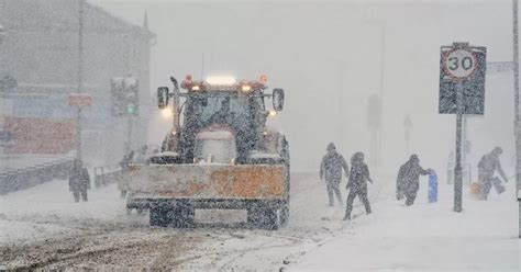 UK weather forecast: SNOW to cover Britain 'for a month' as deep freeze ...