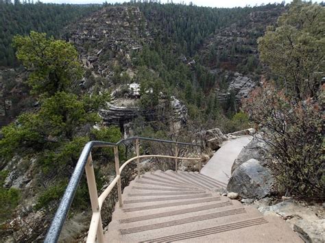 Arizona Hiking - Walnut Canyon