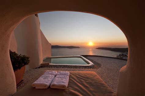 The Best Luxury Hotels On Santorini Greece | Santorini hotels, Resort ...