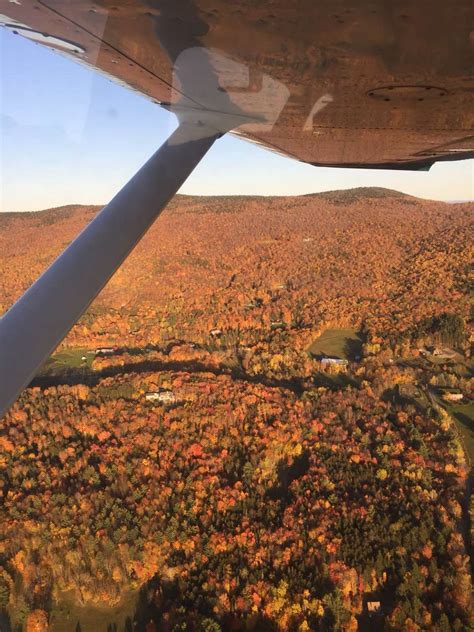 Fall foliage sightseeing near Sugarbush, VT : r/flying