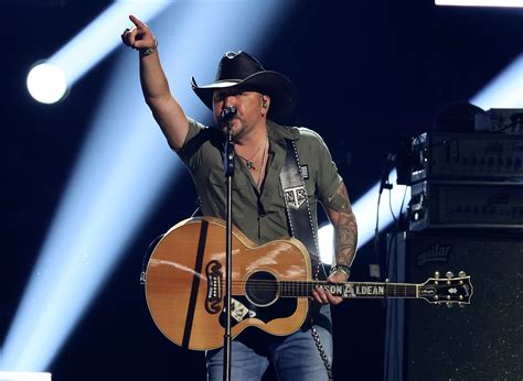 Jason Aldean Debuts Soaring ‘Tough Crowd’ at the 2023 ACMs | WKKY ...