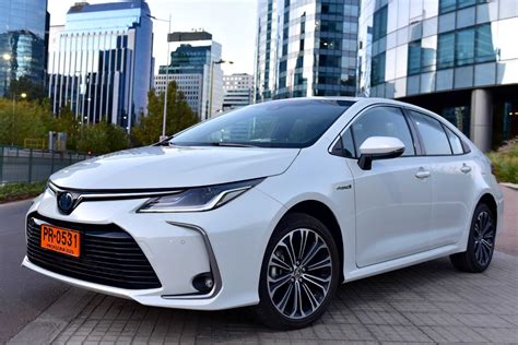 Yammine: Toyota presentó en Chile su esperado All New Corolla Sedán, el modelo más vendido en el ...