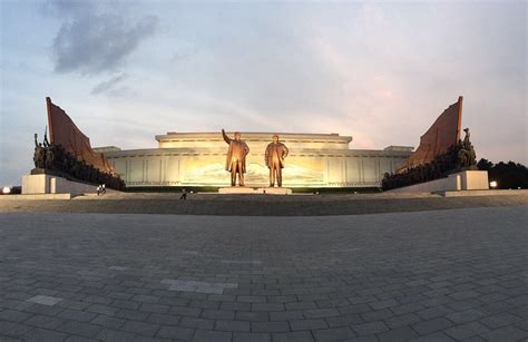 Mansudae Grand Monument (Pyongyang, Korea Utara) - Review - Tripadvisor