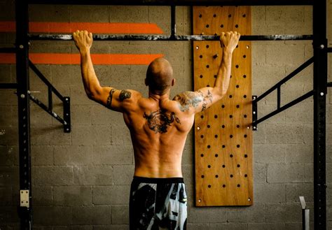 Prison Workouts- How Prisoners Stay Ripped- 4 Things To Learn ...