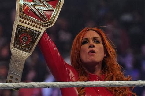 BECKY LYNCH BEATS CHARLOTTE FLAIR - SURVIVOR SERIES NEWS