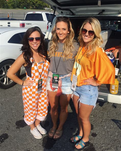 Game Day Outfits College : 10 Cute Gameday Outfits At University Of ...