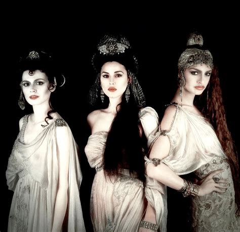 Bad Things Come in Threes: The Weird Sisters of Dracula - VAULT OF THOUGHTS