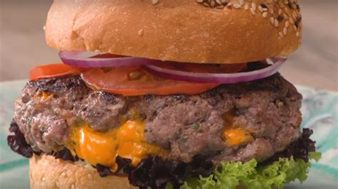 Hamburguesa rellena con queso cheddar - Cucinare