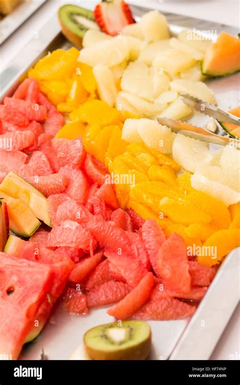 Tropical sliced fruit platter hi-res stock photography and images - Alamy