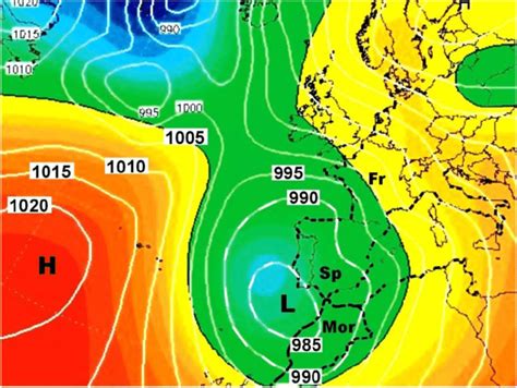 | Atmospheric pressure map at 500 hPa at the end of November 2014... | Download Scientific Diagram