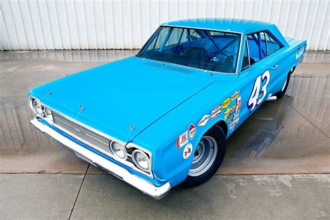 Richard Petty’s Street-Legal, 650hp 1967 Plymouth Belvedere Tribute ...