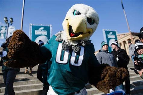 A Fan's Guide to the Philadelphia Eagles & Where You Can Score Tickets