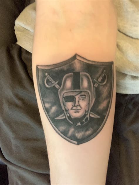 Finally got my Raiders tattoo yesterday! What does the rest of the nation think? : r/oaklandraiders