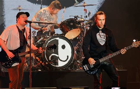 Pete Wentz says watching Metallica's 'Some Kind of Monster' documentary ...