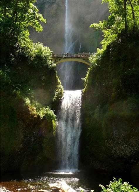 Travel Trip Journey : Multnomah Falls, Oregon, USA