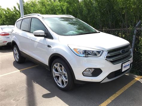 New 2017 Ford Escape Titanium - 4WD White for sale - $40346.75 | #17T9489 | Vickar Ford | Winnipeg