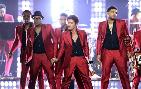 Bruno Mars Performs "Treasure" at 2013 Billboard Music Awards ...