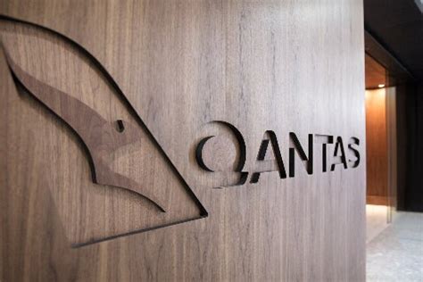 Qantas Lounge access eligibility