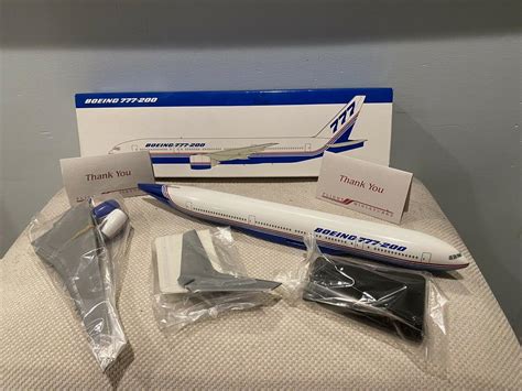 Boeing 777-200 Model Plane Scale 1:200 New | #2185810107