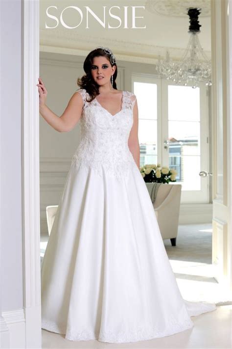 SON91460-01 Wedding Dress from Sonsie by Veromia - hitched.ie