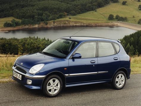 Car Pictures: Daihatsu Sirion 1999