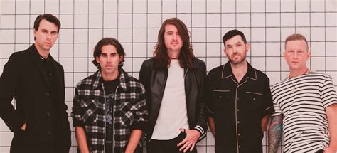 Derek Sanders – Mayday Parade ‘Living For the Golden Days’ – Wall Of Sound